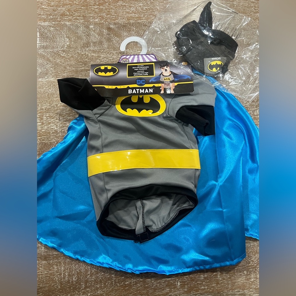 Brand new, Batman Halloween costume for dog in medium